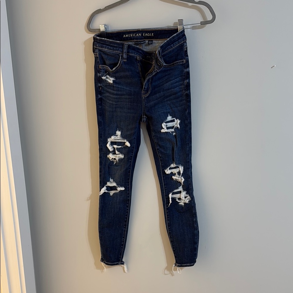 American Eagle Outfitters Women's Blue Distressed Jeans